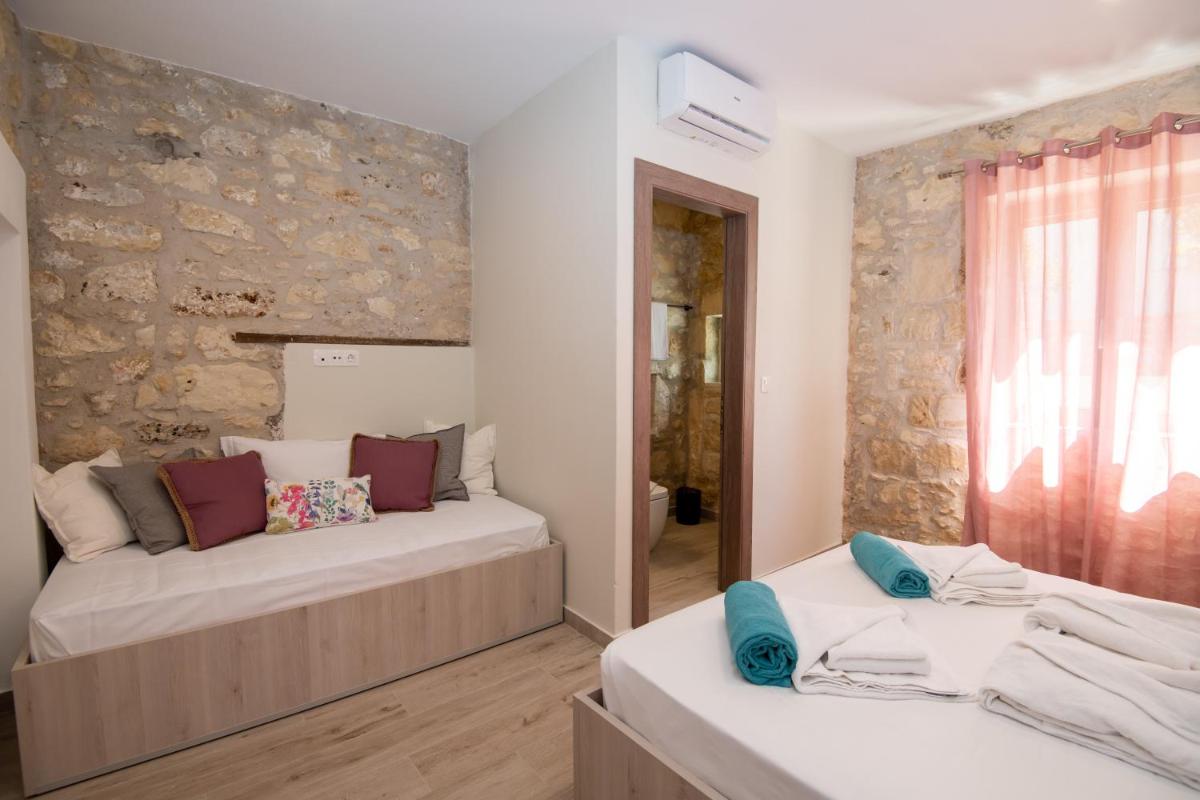 Villa Olympia, 4 BR, for up to 14 persons, 400 meters from the long sandy beach - Housity