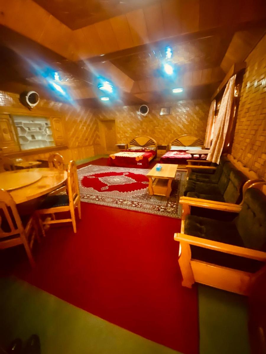 Suitetrails - Riverside Hotel Kalam
