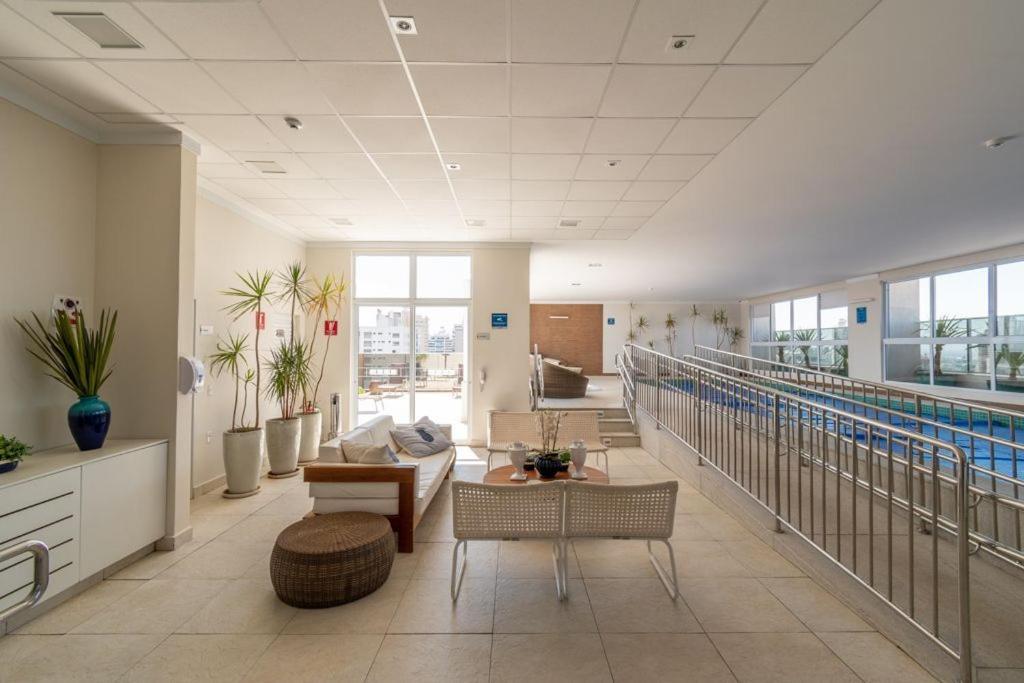 WB2105 Lindo Studio com vista para o Parque Vaca Brava - Housity
