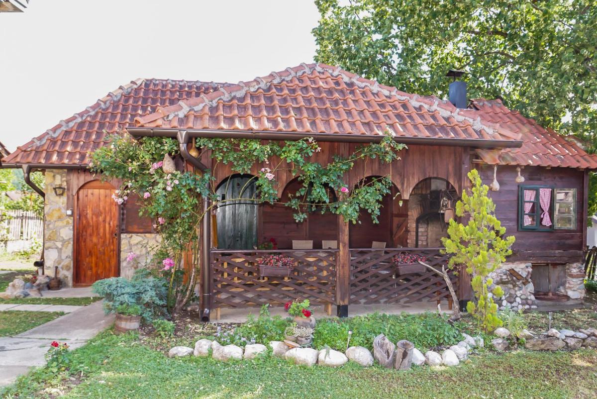 Vajat BB - Housity