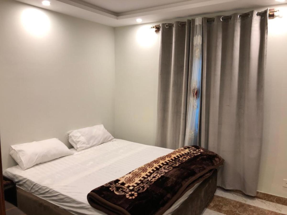 Hotel Silver Oaks - Housity