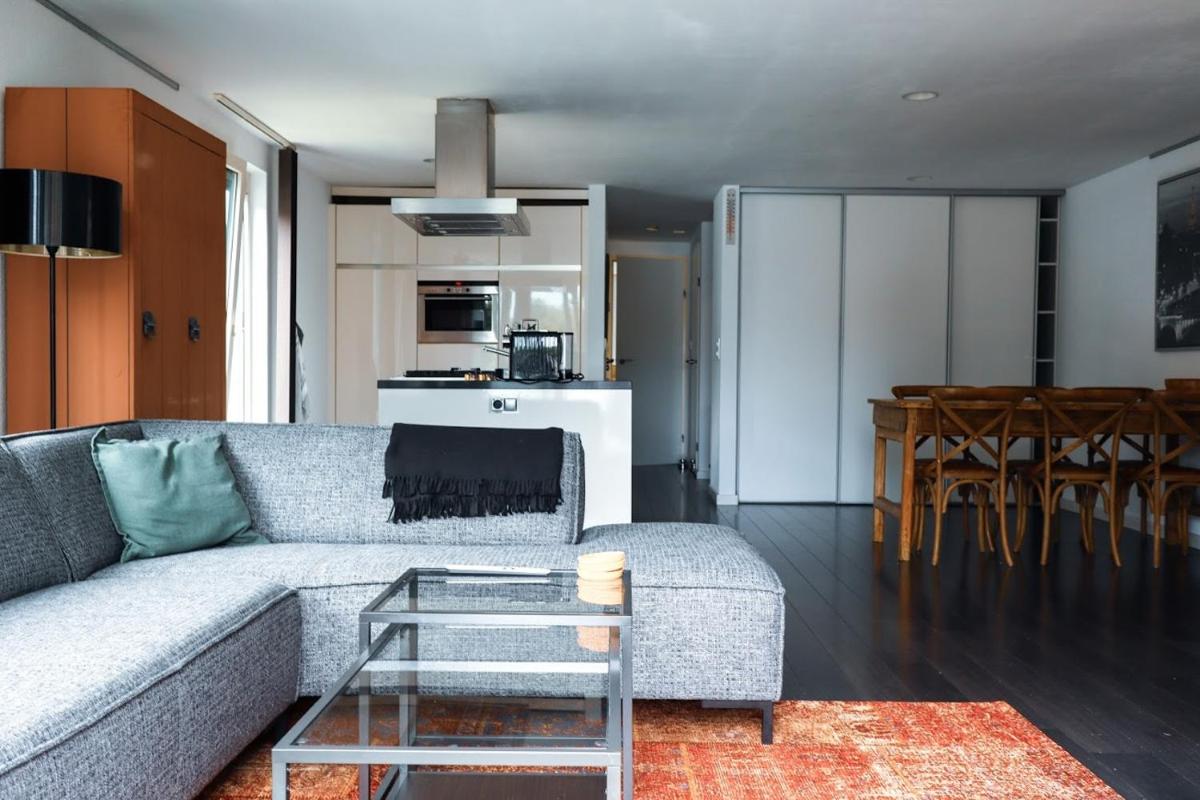 Beautiful houseboat in the centre of Leiden - Housity