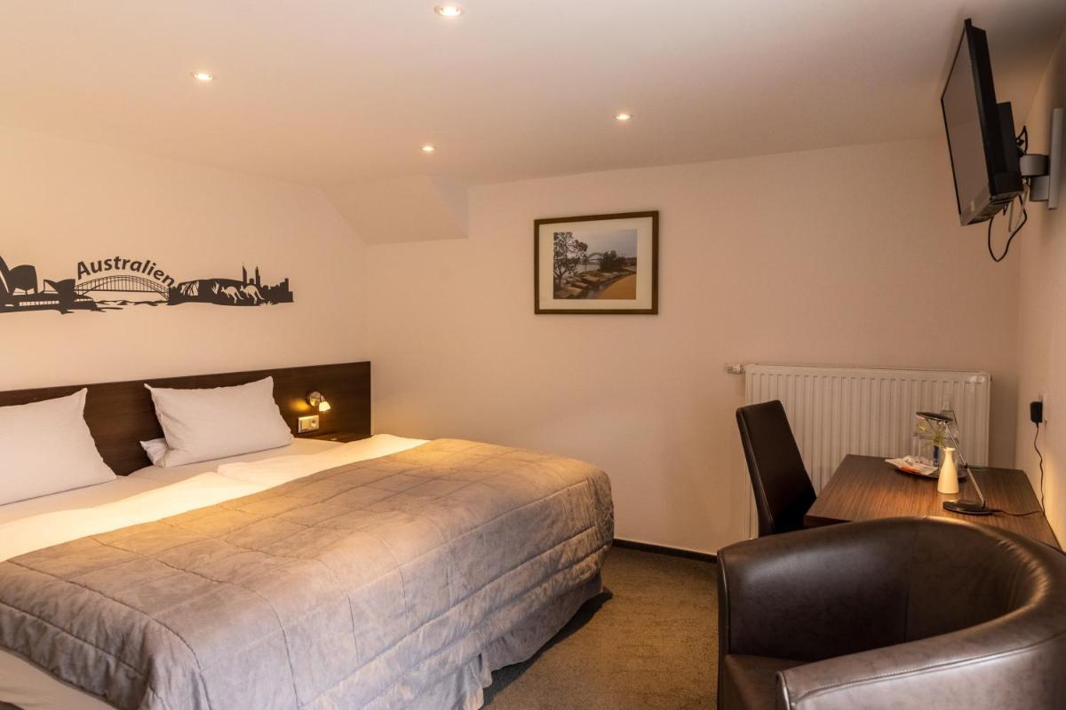 Hotel zur Post Ochsendorf - Housity
