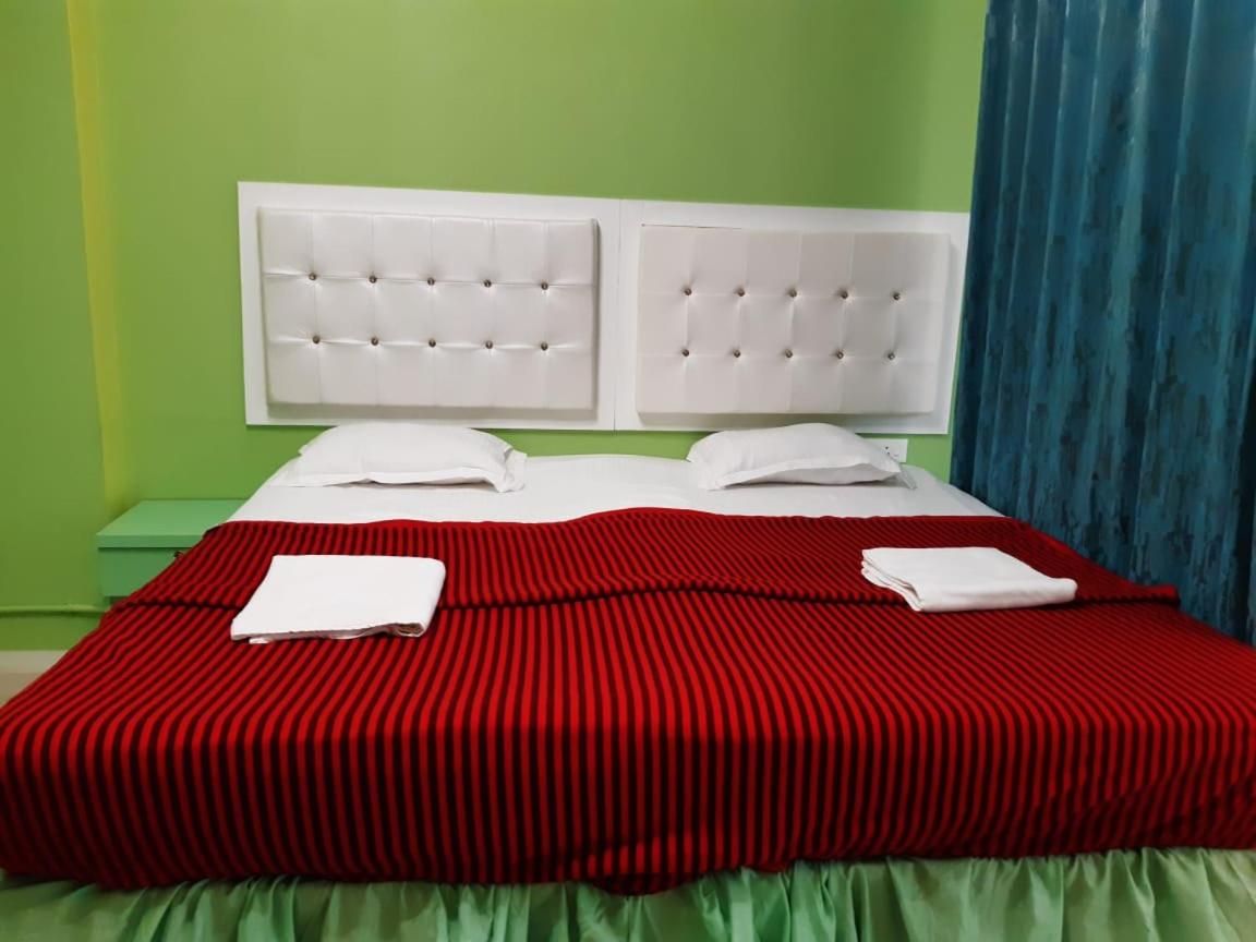 Niasha Youth Hostel - Housity