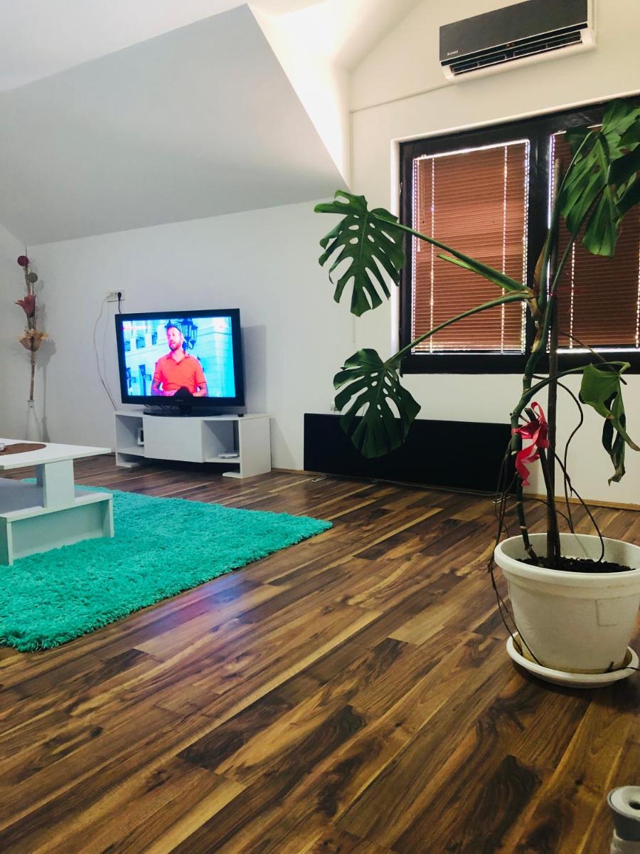 Stan na dan Gornji Milanovac-centar-Nova gradnja - Housity