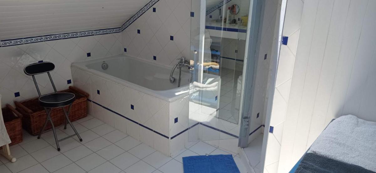 2 chambres et salle de bain un oasis de bien être Piscine et jardin Direct Gare Aéroport - Hizvo