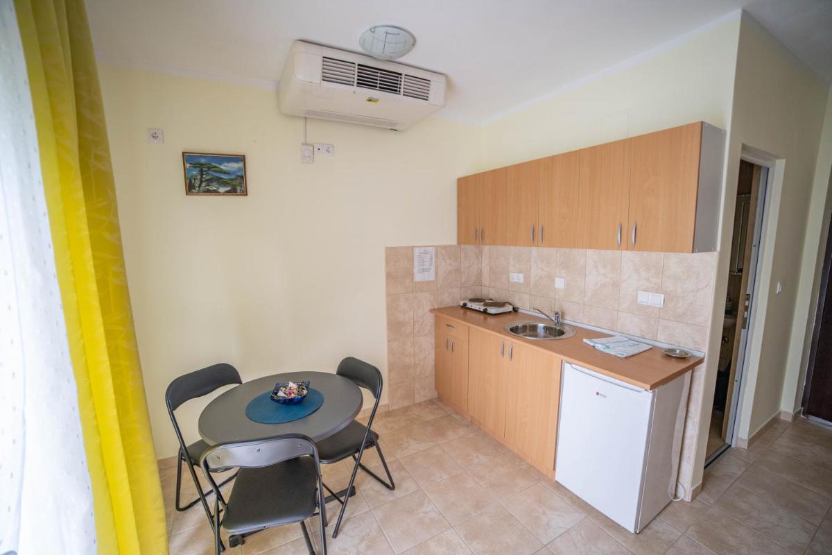 Prenoćište Leona - Housity