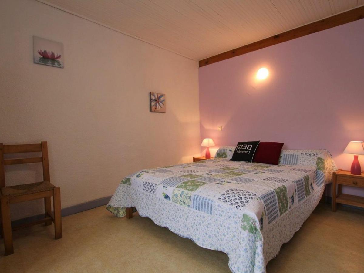 Gîte chaleureux dans l'ancienne école avec cour privée, près du château et jardin botanique - FR-1-582-175 - Housity