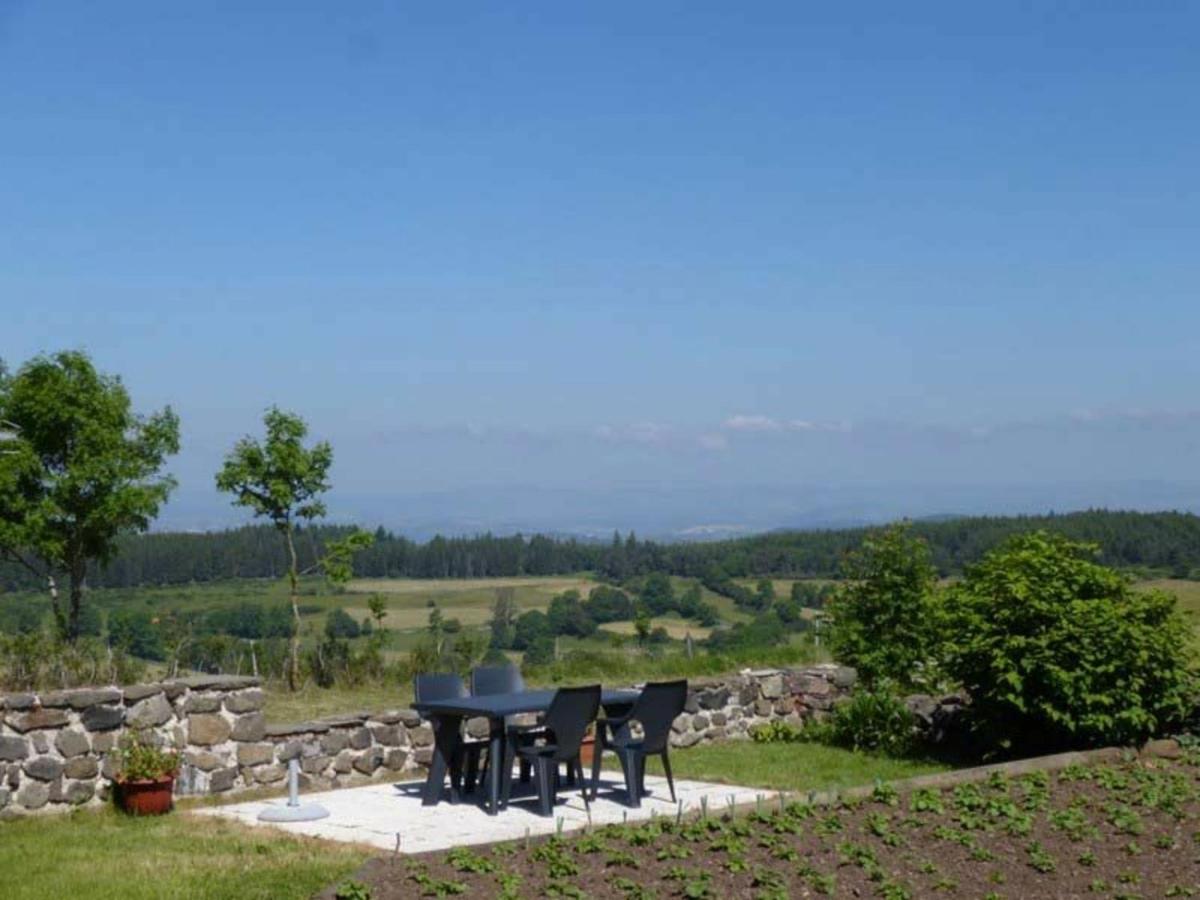 Ancienne ferme du Couderc à Freycenet-la-Tour, 2 chambres, terrasse, jardin, parking inclus - FR-1-582-277 - Housity