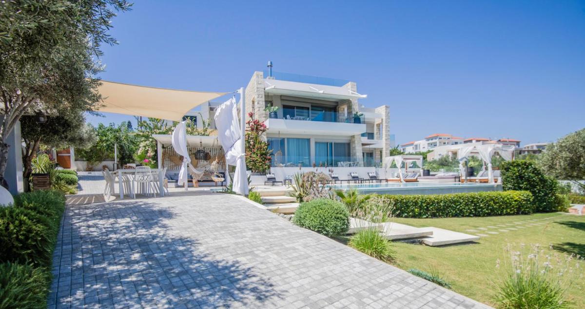Made of Blue luxury suites collection - Housity
