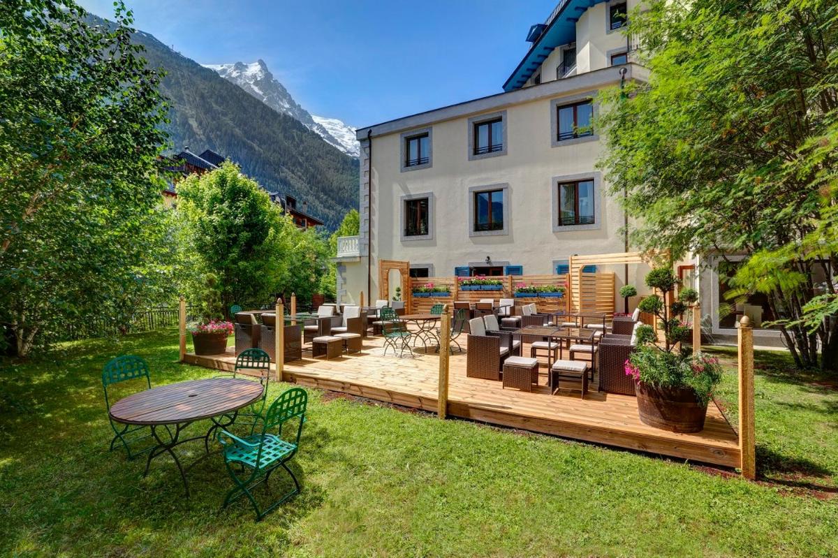 Vue générale sur la montagne ou vue sur la montagne depuis l'hôtel