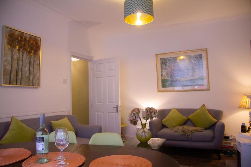 Beautiful Victorian Terraced House - Housity