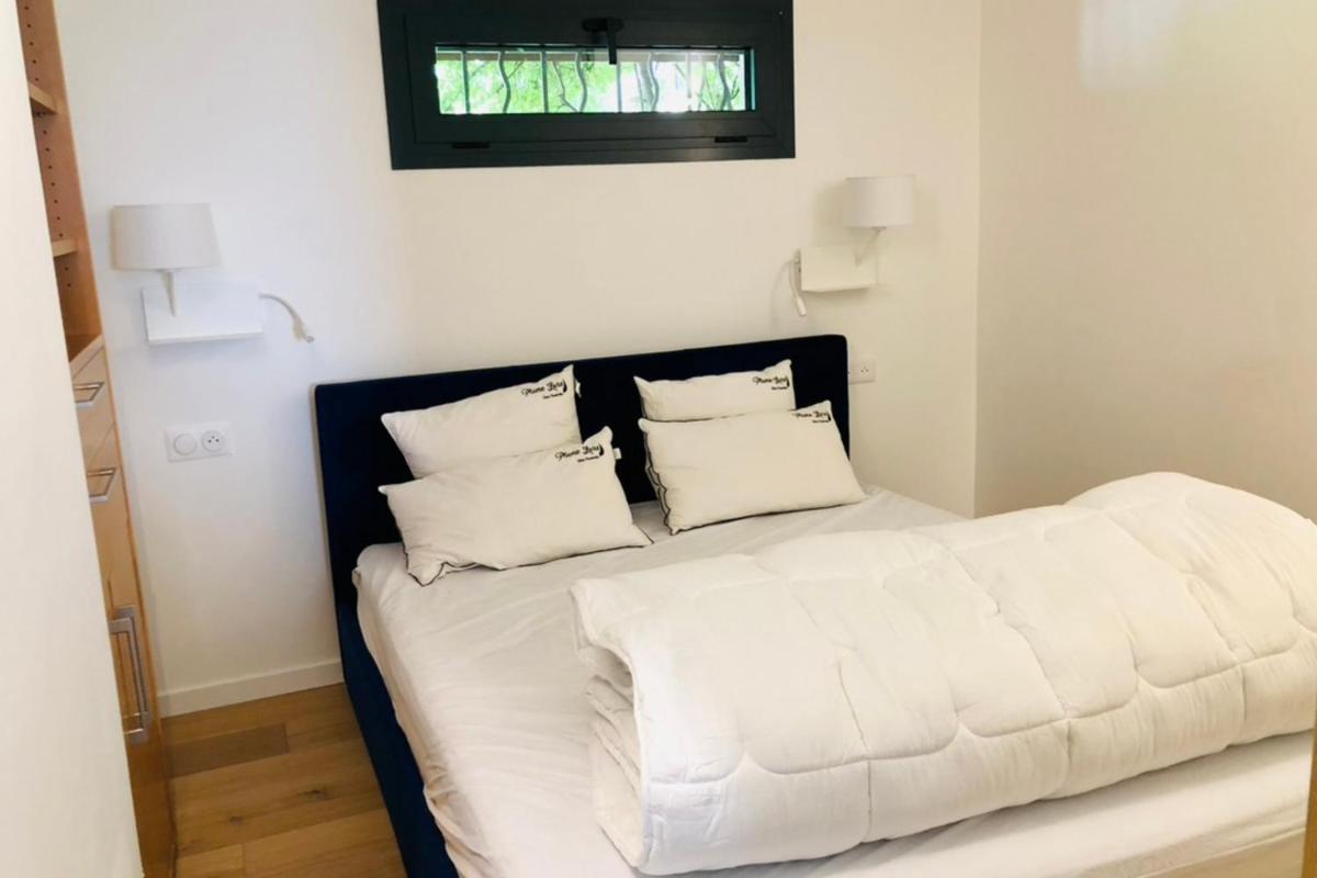 Modern House At The Foot Of The Slopes - Housity
