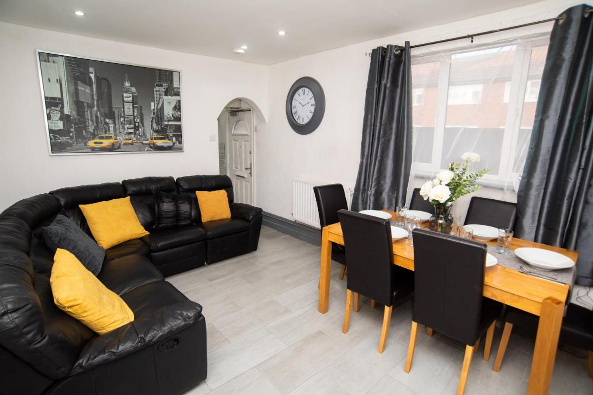 South Cheshire House - Housity