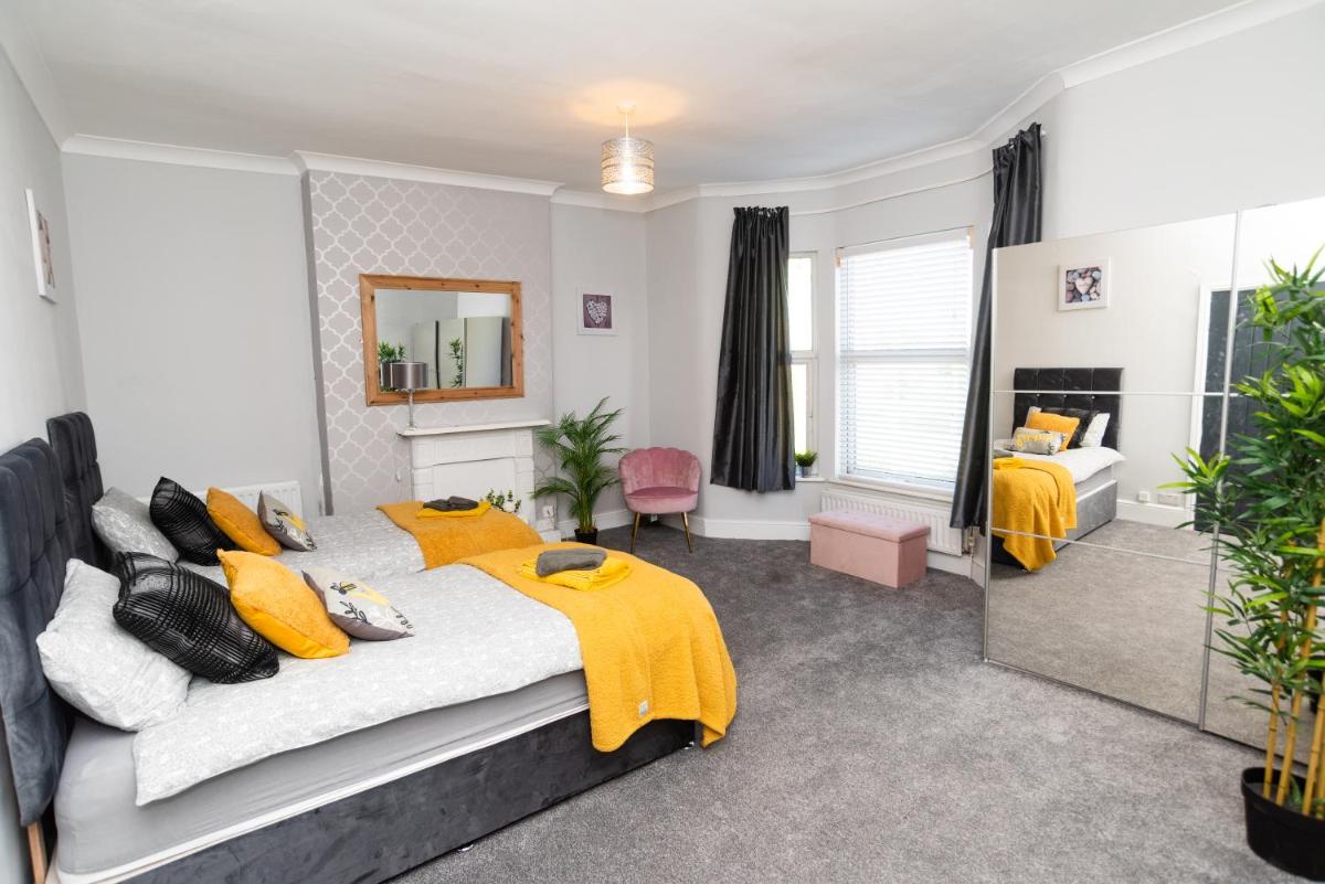 South Cheshire House - Housity
