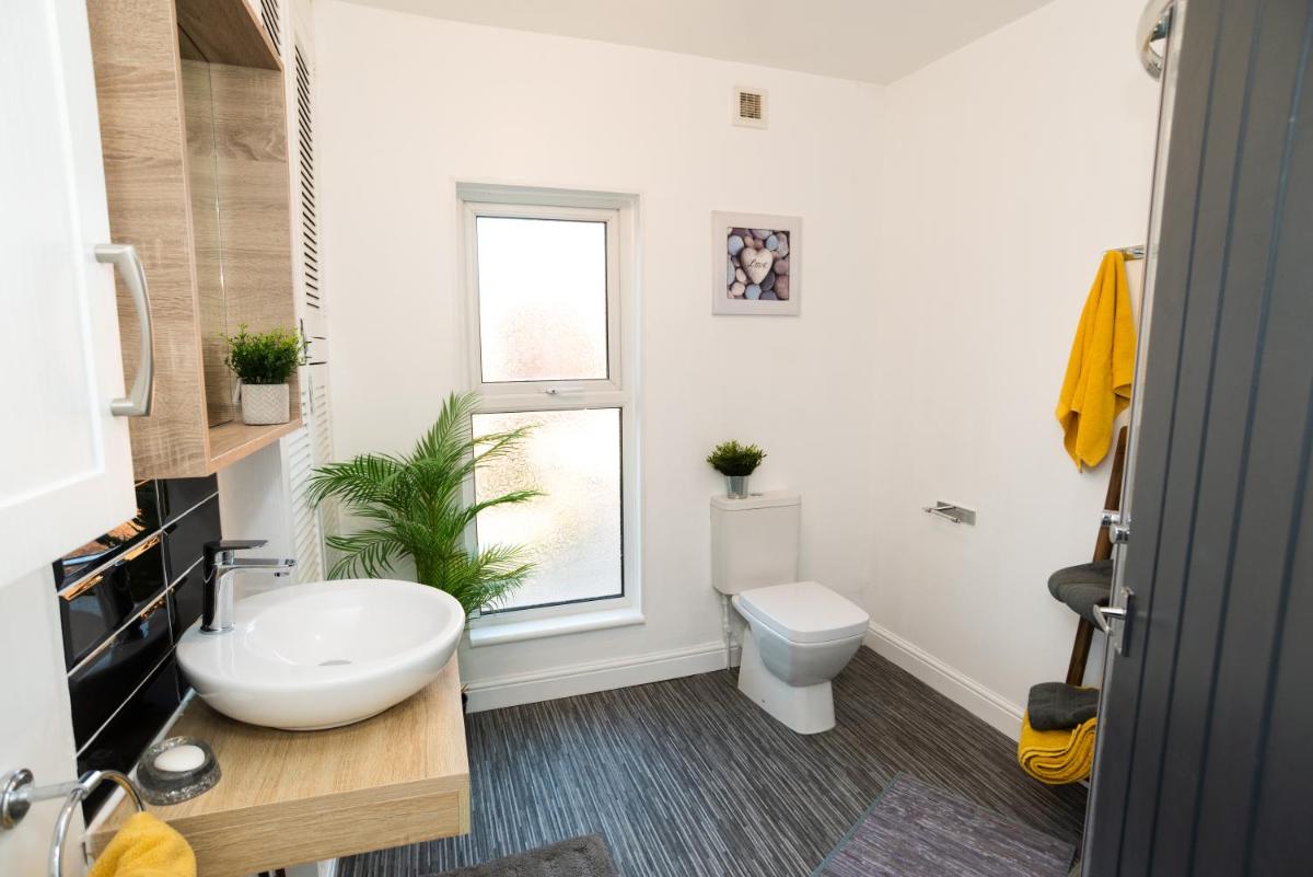 South Cheshire House - Housity