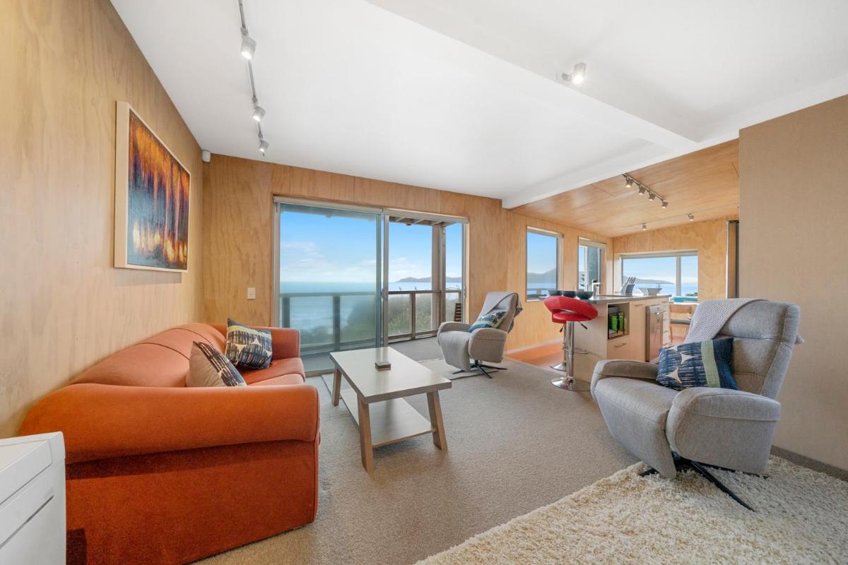 Rippling Waves Lookout - Raumati South Home - Housity