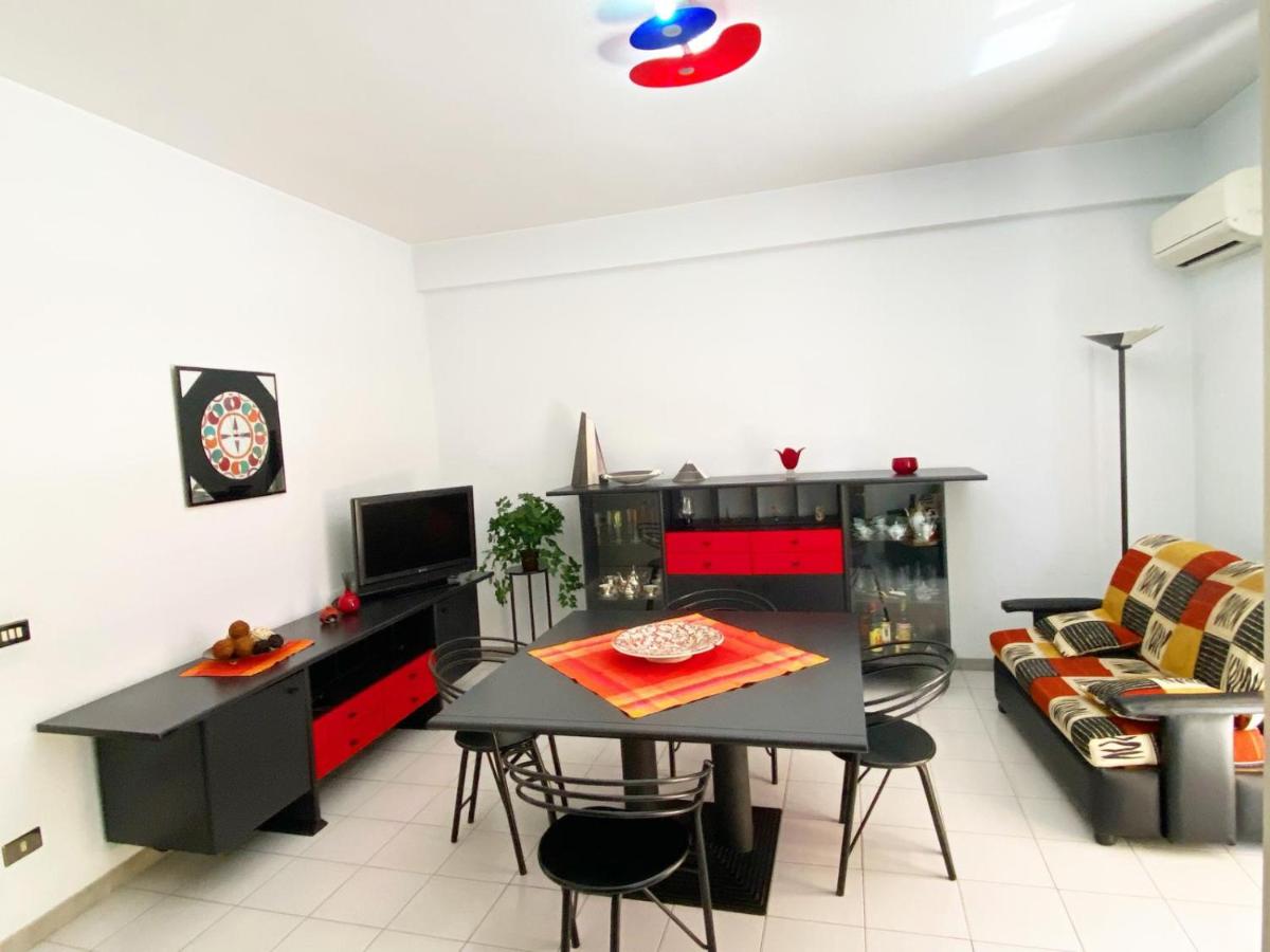 Morena House - Housity