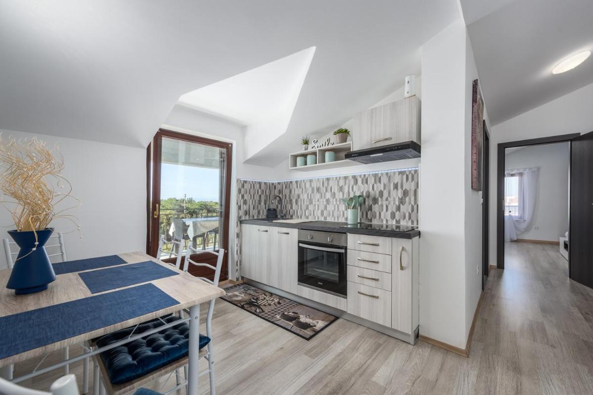 PHAROS house with apartment - Housity