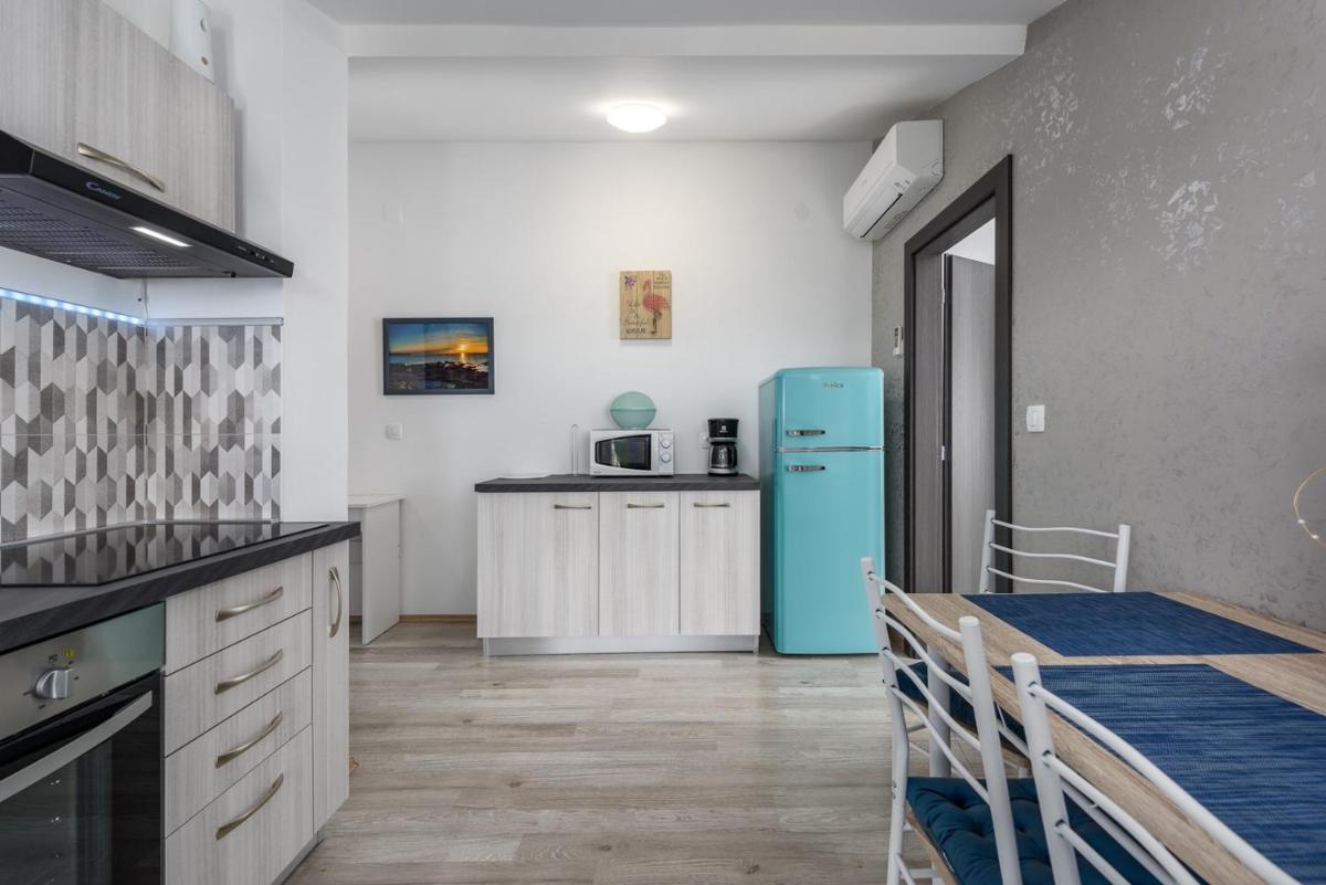 PHAROS house with apartment - Housity