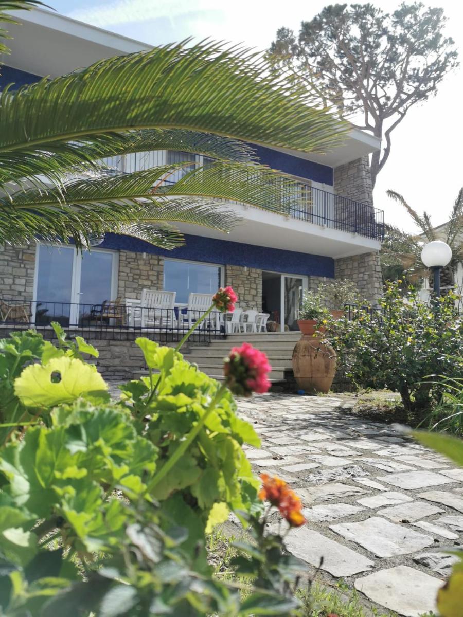 Villa Maria Luxury Suites - Housity