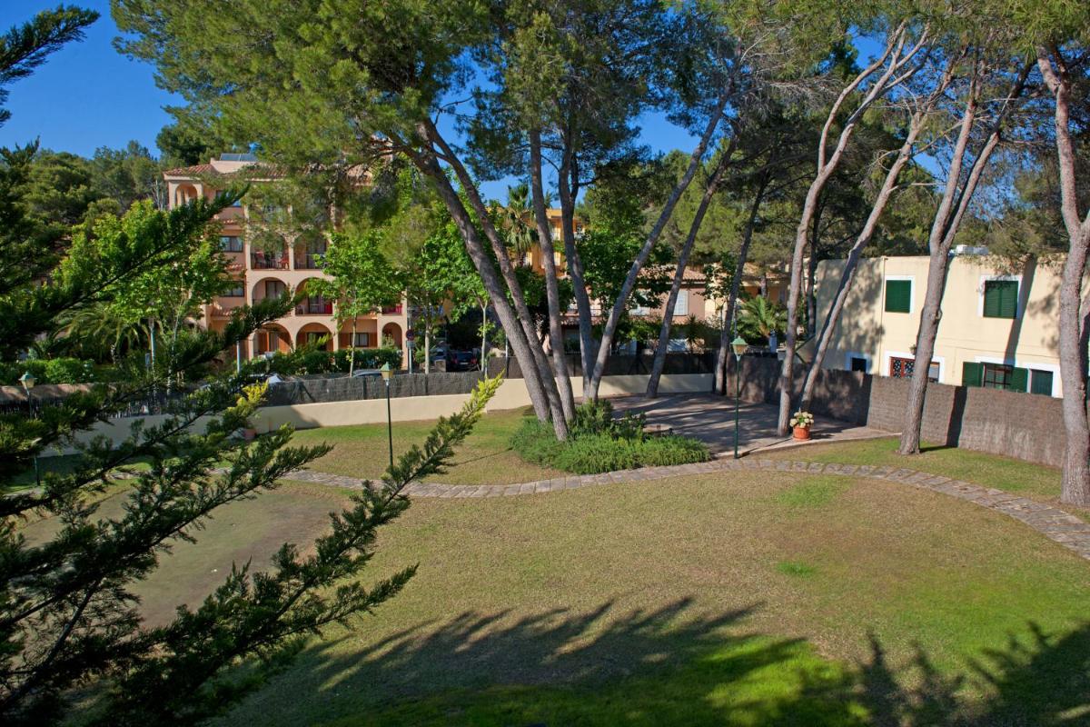 Jardín al aire libre en Hotel Bahia