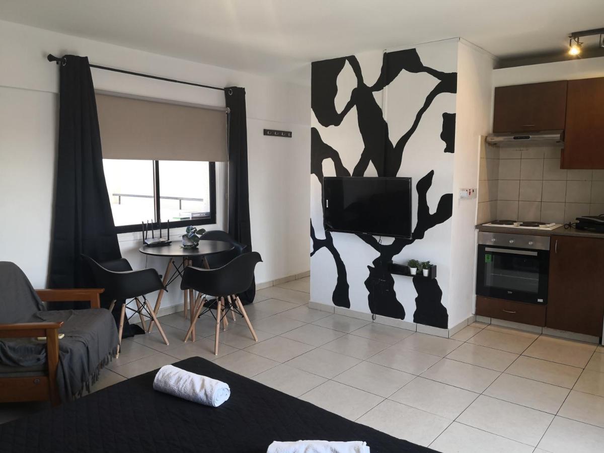 St Lazaros, Larnaca Center Studio - Housity