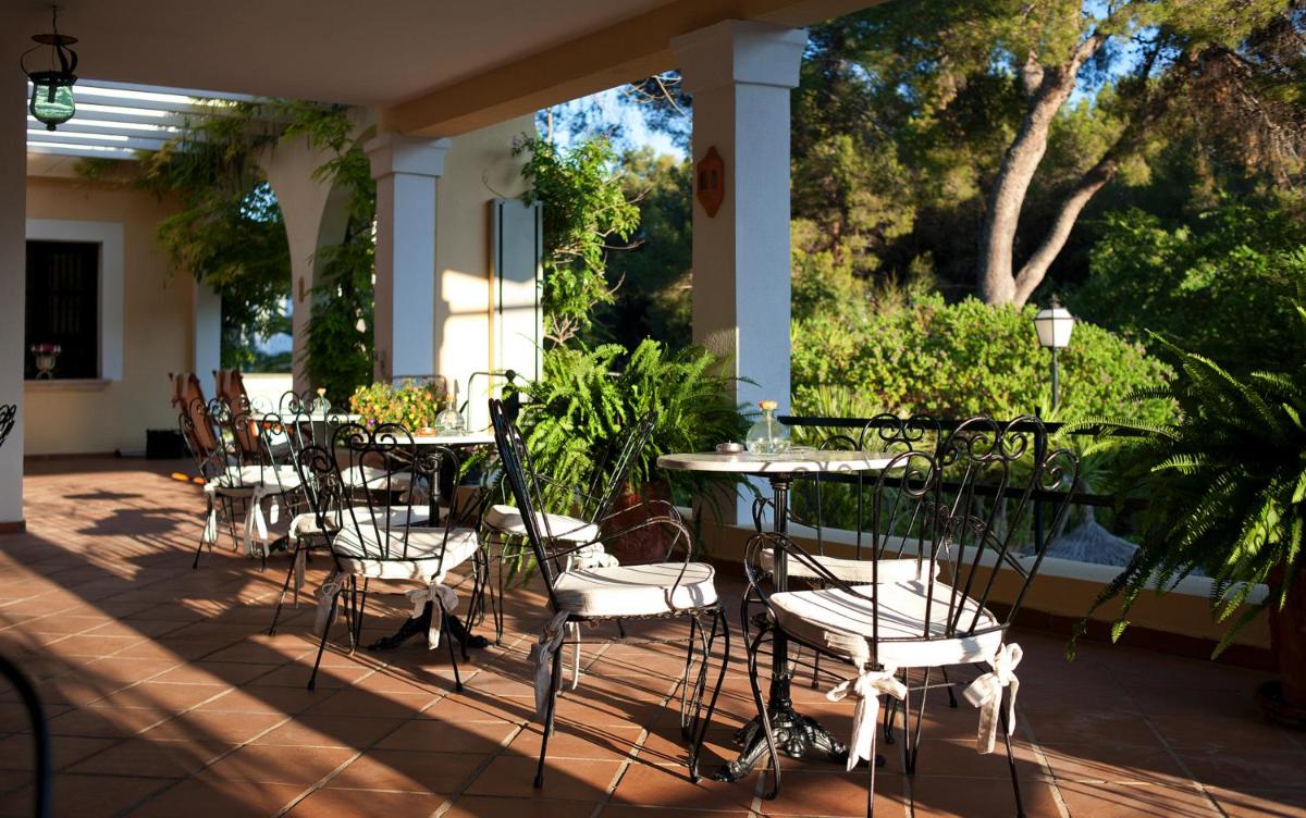 Jardín al aire libre en Hotel Bahia