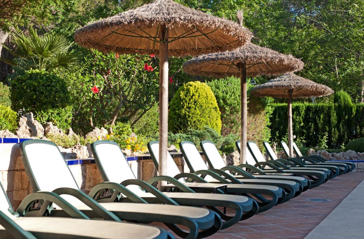Jardín al aire libre en Hotel Bahia