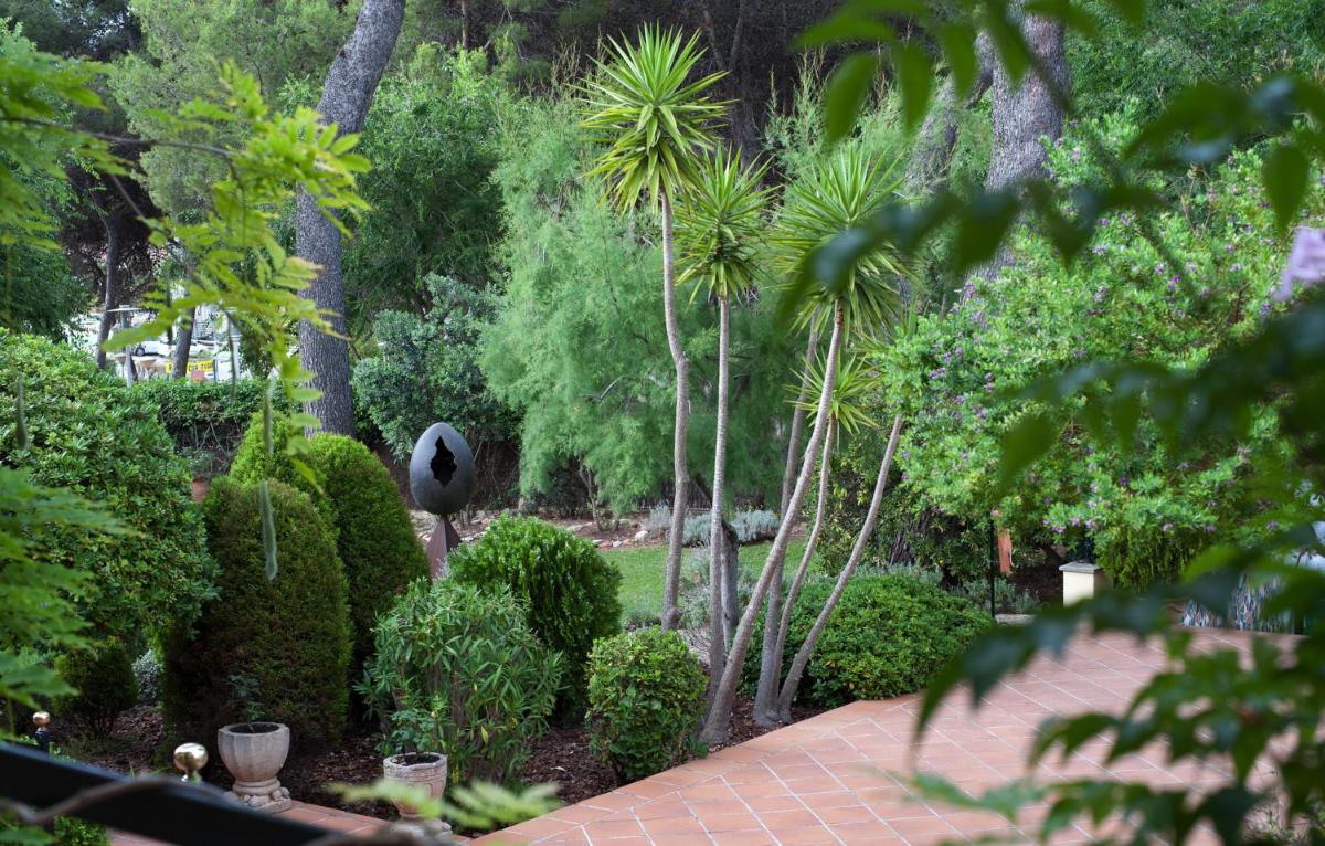 Jardín al aire libre en Hotel Bahia