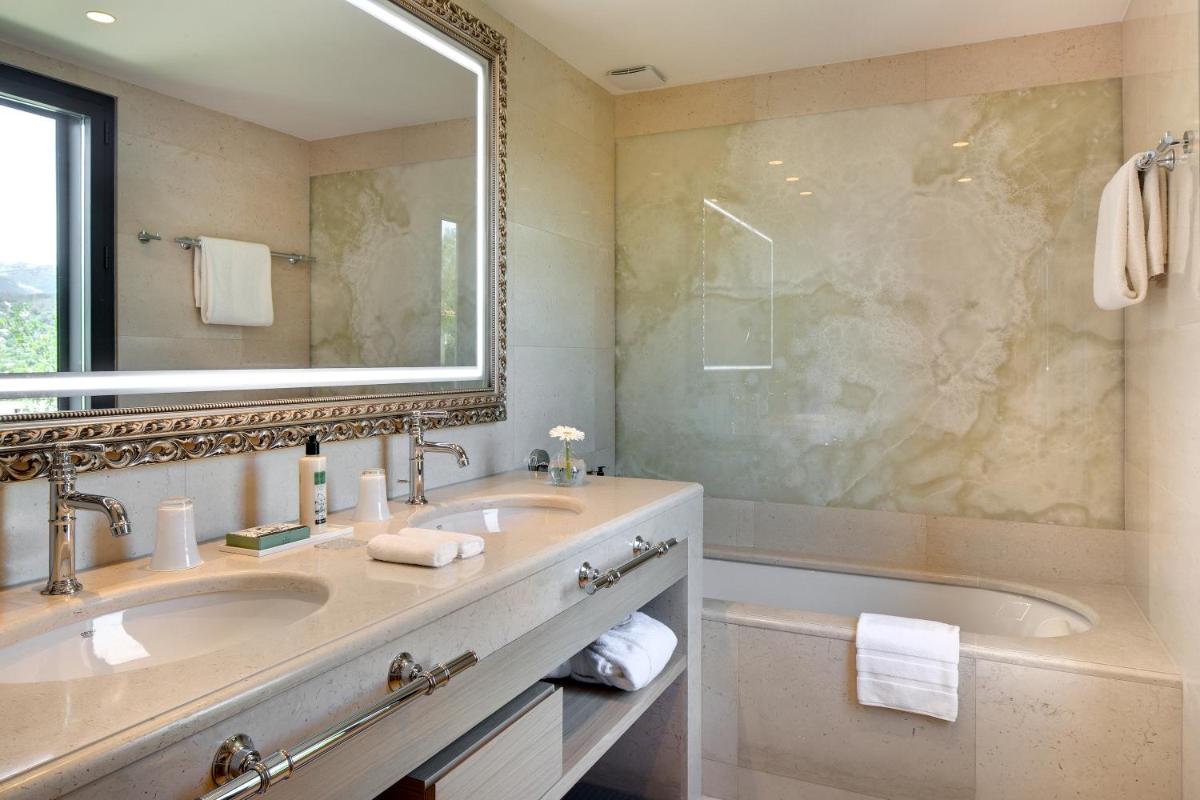 Salle de bains dans l'établissement Domaine du Mas De Pierre