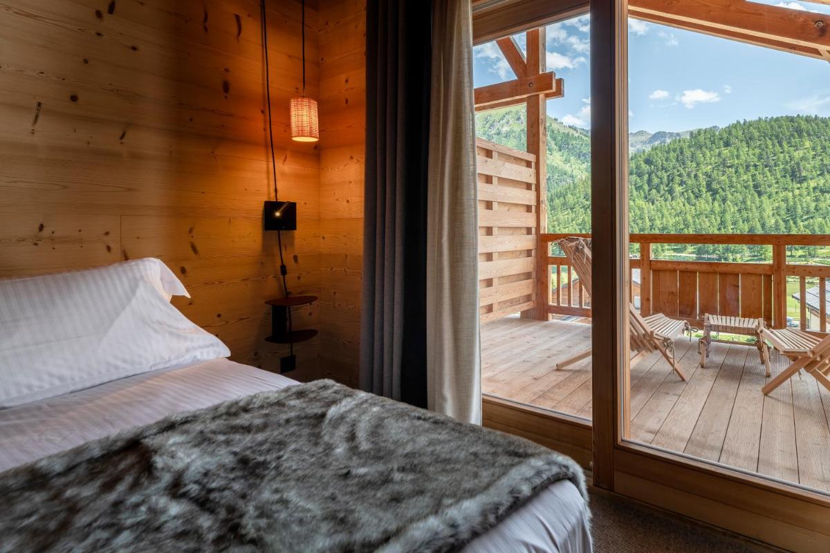 Vue générale sur la montagne ou vue sur la montagne depuis l'hôtel