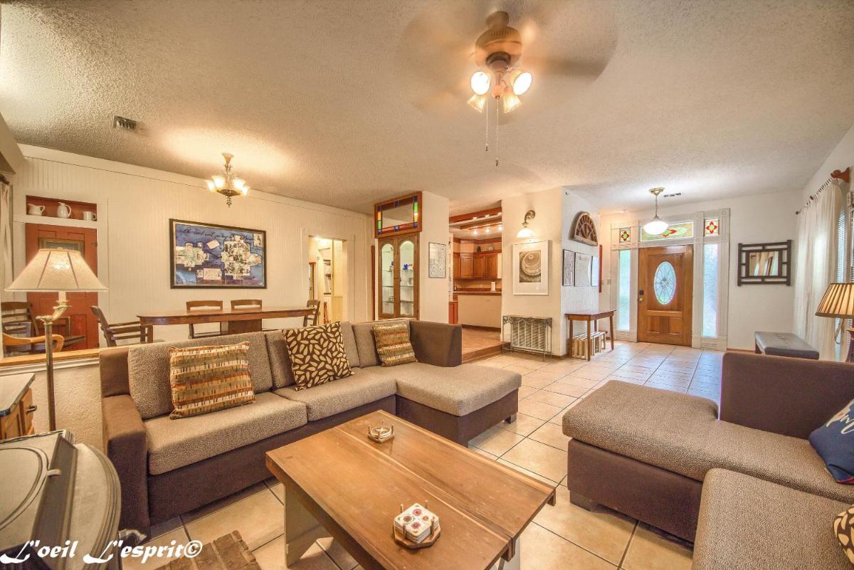 1880 Market Plaza Haus TS 360 - Housity