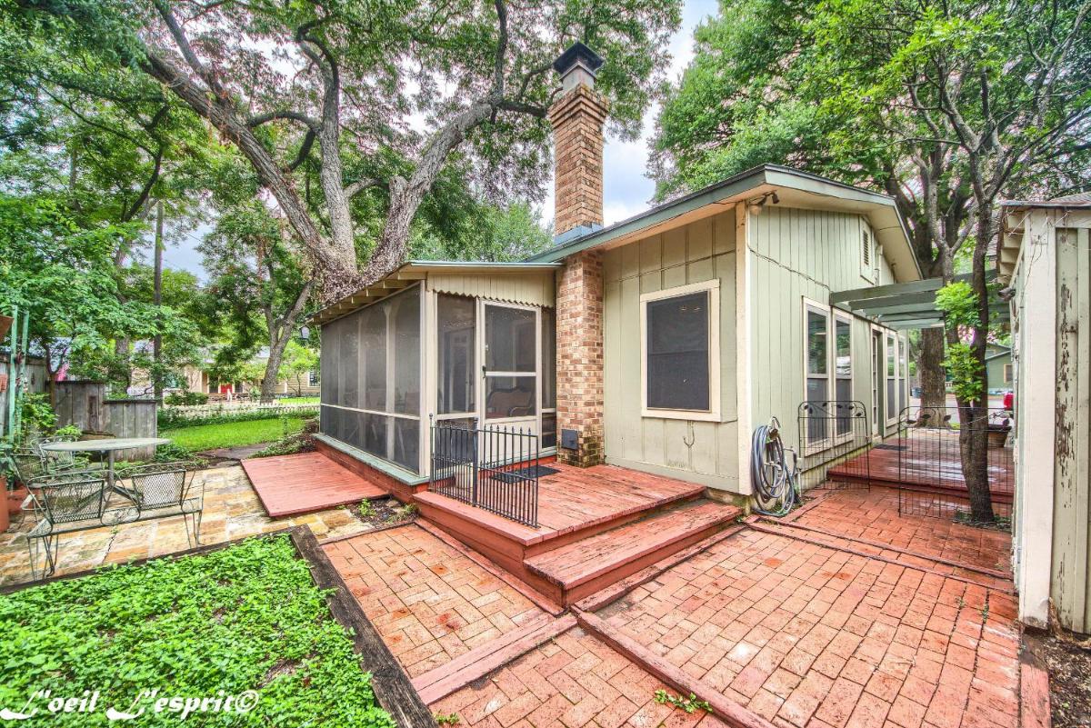 1880 Market Plaza Haus TS 360 - Housity