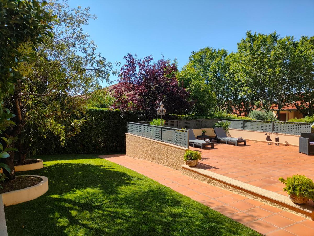 Suitetrails - Loft Abantos - 120m2 más Terraza y Jardín Independiente