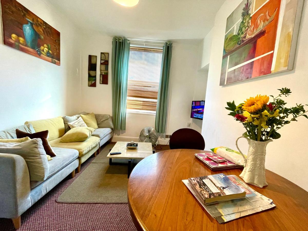 4 bedroomed maisonette in City Centre, near Barbican & Seafront - Housity