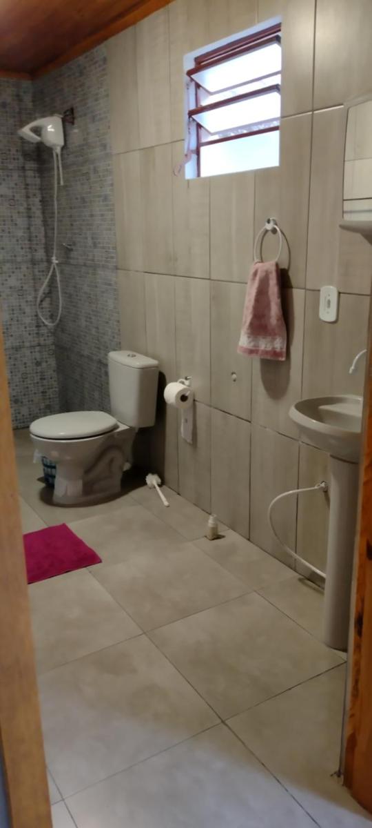 Pousada ideal -casa 3 nos fundos - Housity