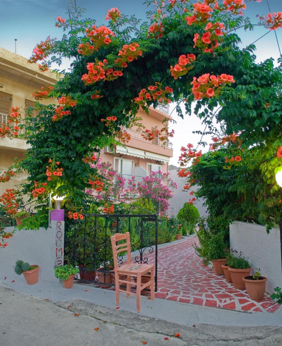 Margarita Studios - Housity