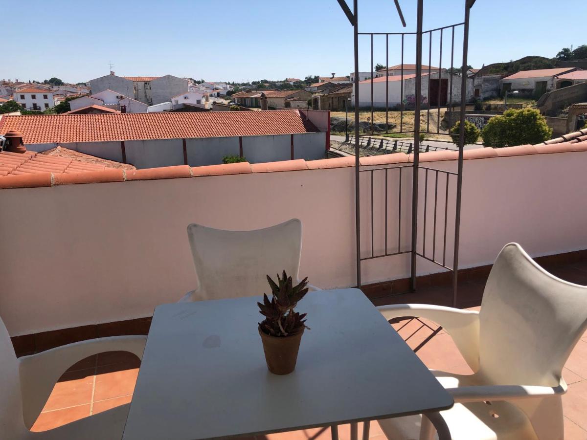 Hostal La Caballeriza - Housity