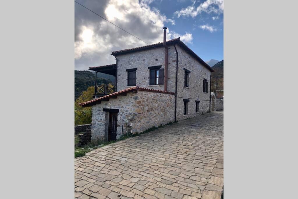 Periklis Guesthouse Anavriti. - Housity