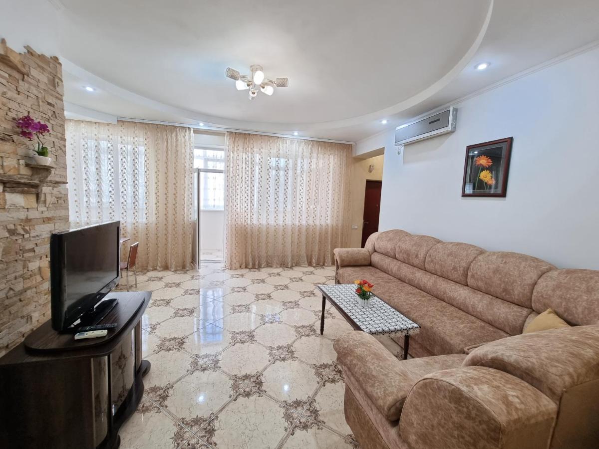 Apartments Business behind Hotel National Ultracentral - Housity