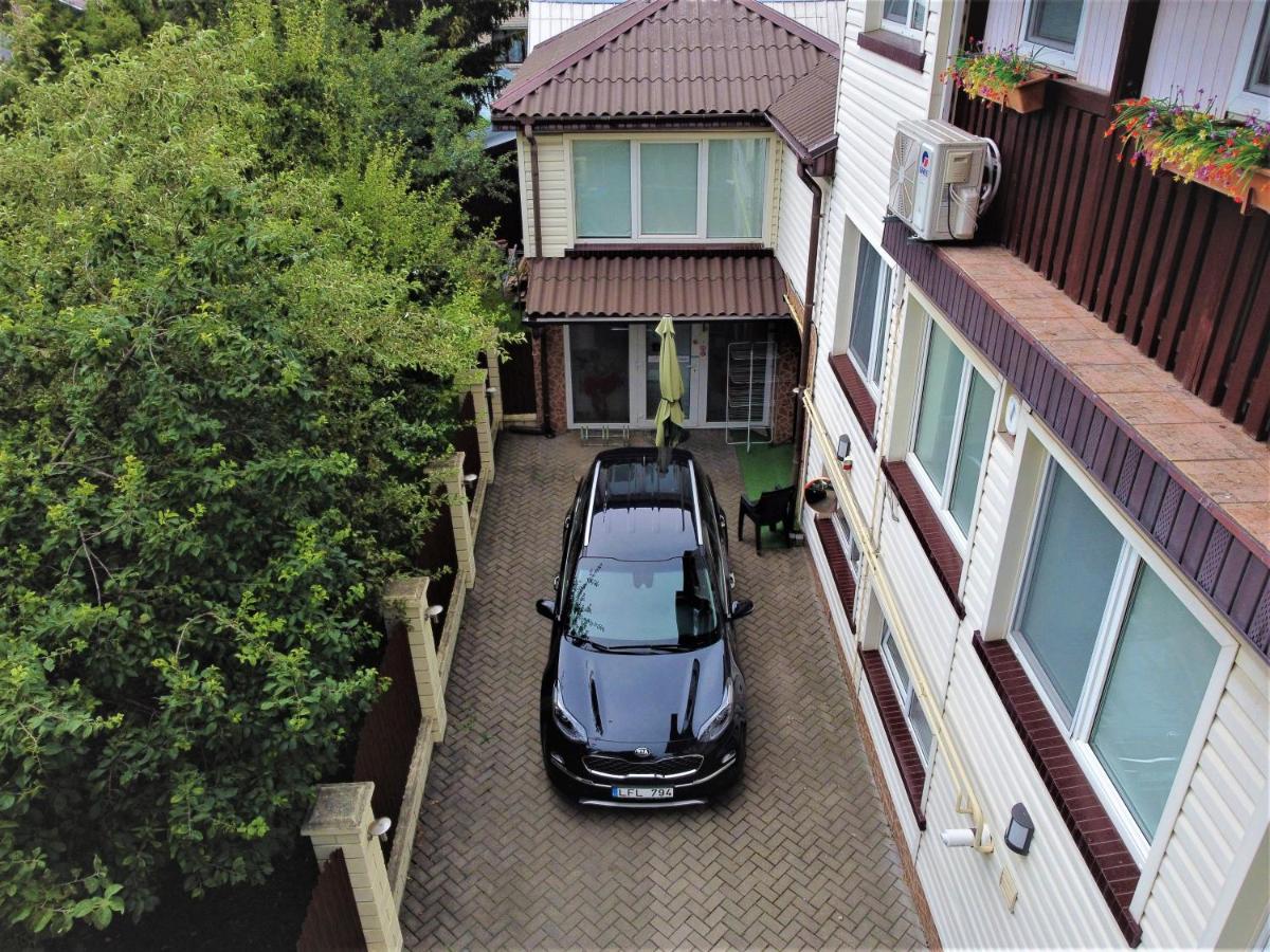 ApartHotel SAVAS 4 Private house with parking - Hizvo