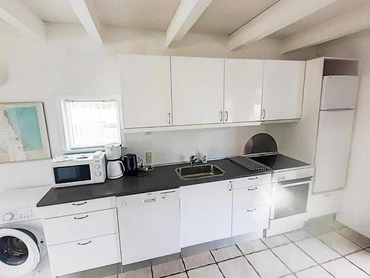 6 person holiday home in Hadsund - Housity
