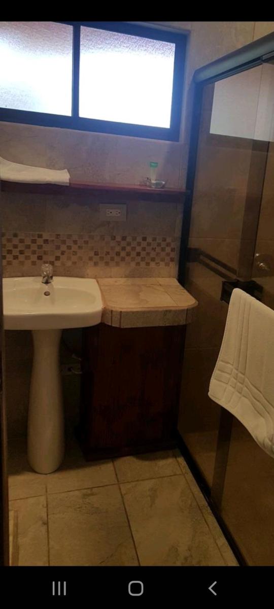 Hotel la Cueva Limon - Housity