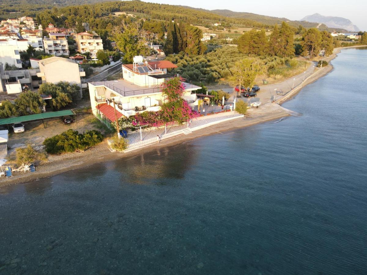 To Kyma-Afoi Roussou - Housity