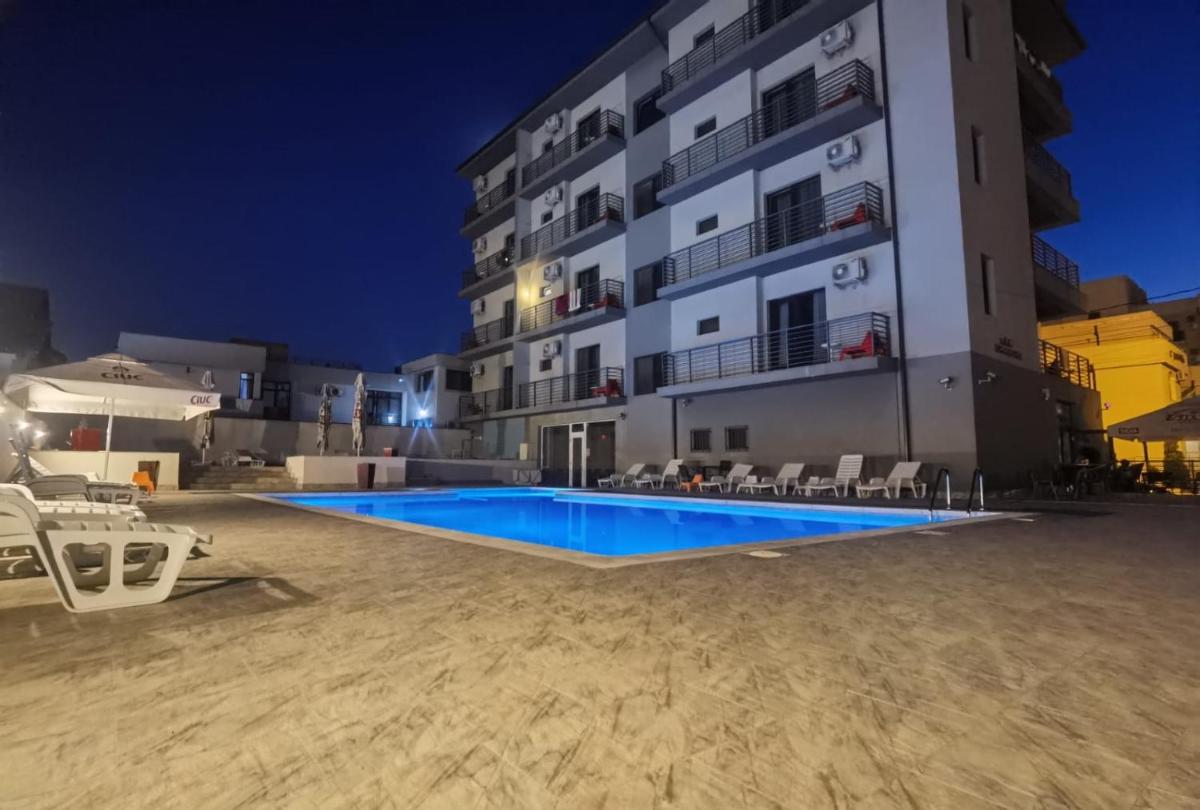 Kharisma Hotel - Housity