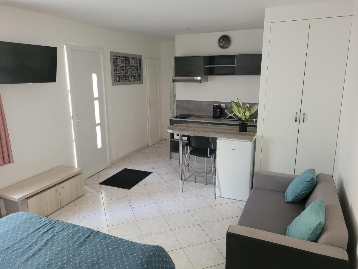 charmant studio de 30 m2 très calme avec sa grande belle terrasse et son jardin PRIVATIF - Housity