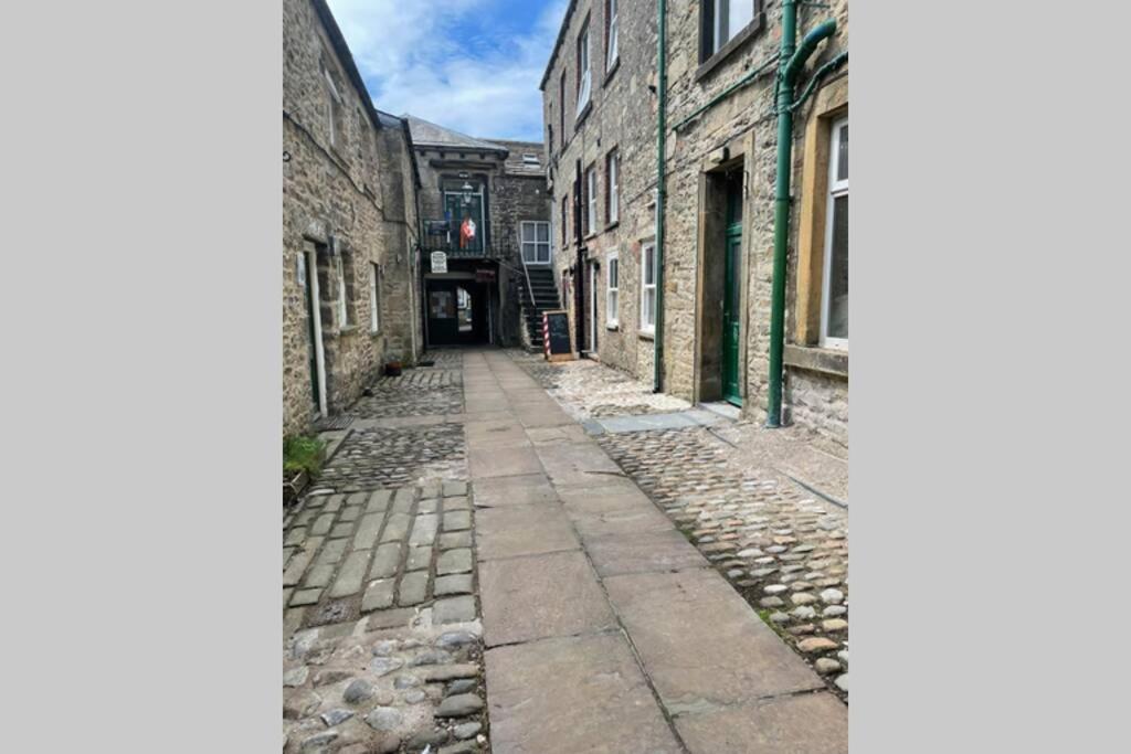 18th Century courtyard property - Housity