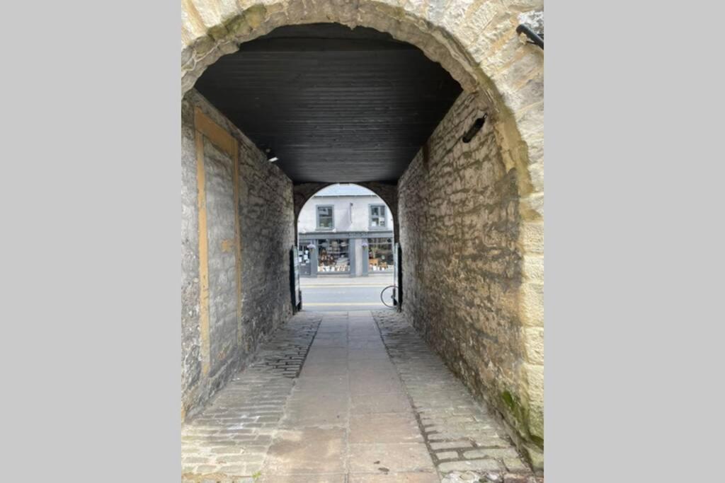 18th Century courtyard property - Housity