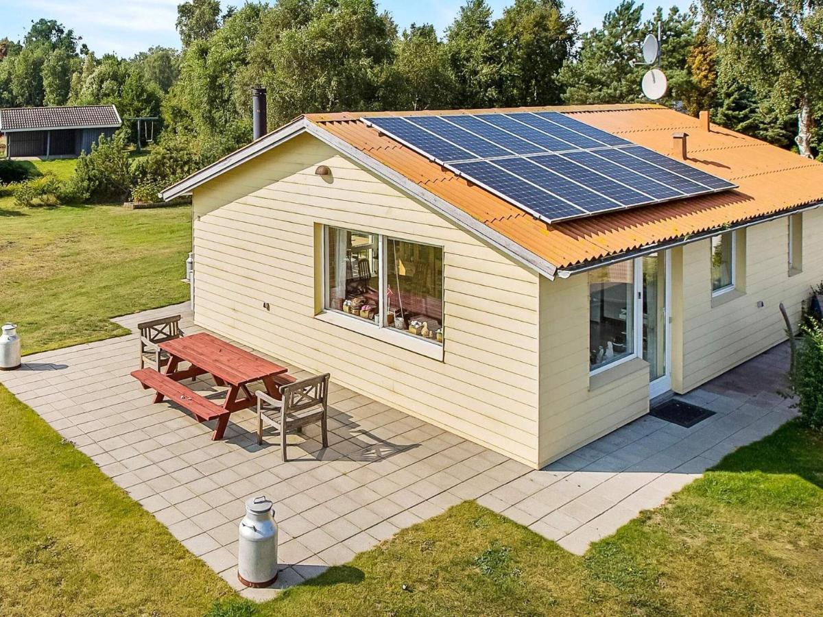 6 person holiday home in Hadsund - Housity